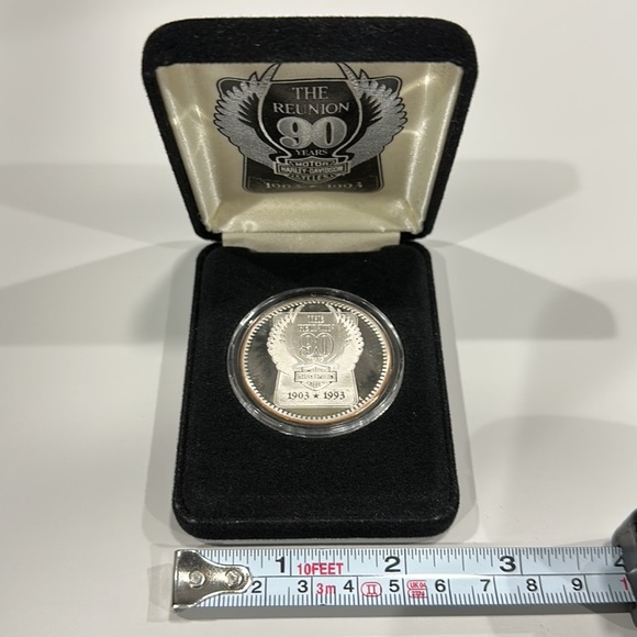 Harley-Davidson 90th Anniversary Vintage Fine Silver Coin in Display Case - Picture 4 of 5